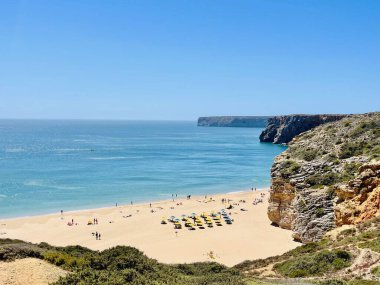 Atlantik Okyanusu kıyısı, Beliche plajı, Praia do Beliche, Algarve, Portekiz, seyahat noktası 