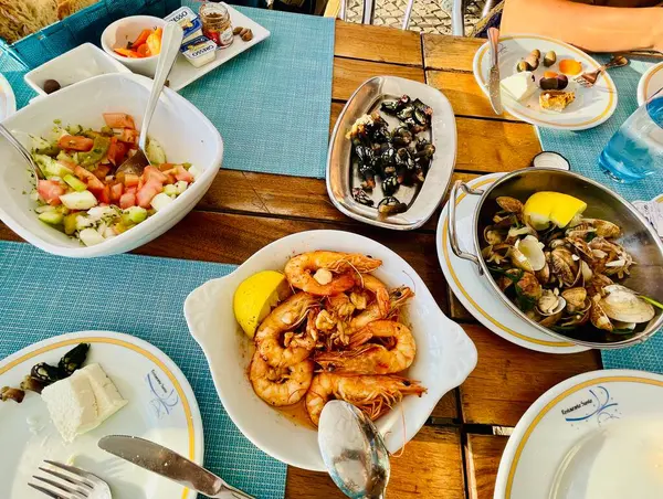 Sarımsak soslu istiridye. Maydanozlu istiridye, Akdeniz mutfağı.. 
