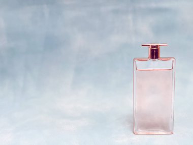 Kozmetik ürün paketleme renk modeli. Hatırlaması kolay. Boşluğu kopyala 