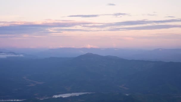 Vista Panorámica Del Hermoso Paisaje Las Montañas Río Valle Atardecer — Vídeos de Stock
