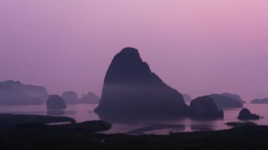 Gün doğumunda Samed Nang Chee 'den Phang Nga Körfezi' ne