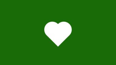 Beyaz Kalp Şekli Yeşil Arkaplanda Çarpıyor