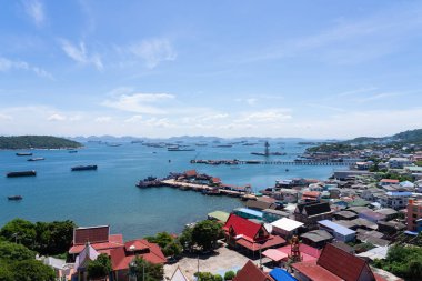 Gündüz vakti Koh Sichang Chonburi Tayland Körfezi 'nden Görünüm