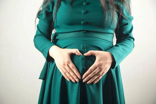 Zwangere Vrouw Hand Hart Teken Buik Rechtenvrije Stockfoto's