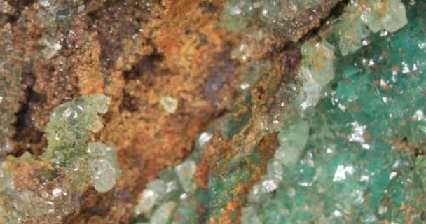 Gröna Adaminkristaller Från Grekland — Stockvideo