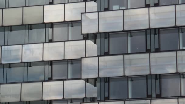 Siegen用玻璃建造的大型办公大楼 — 图库视频影像