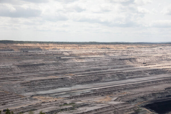 Добыча нита в шахтах в Хамбахском лесу, Германия