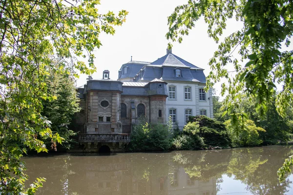 Замок Tuernich Mit Castle Park — стоковое фото