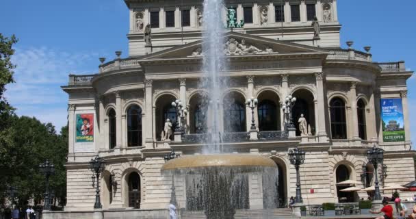 Fountain Front Old Opera Frankfurt — Stok video