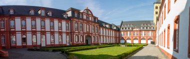 Brauweiler Manastırı Panoramik Görünüm