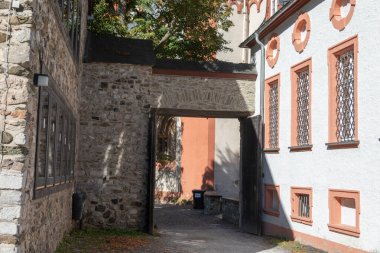 Katedralin yakınındaki Limburg Şatosu