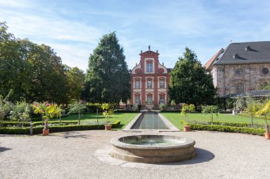 Su oyunlarıyla katedral dechanai bahçesi