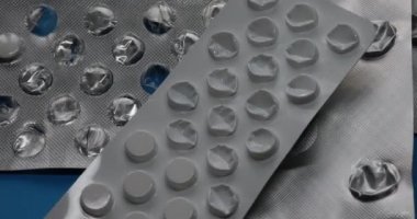 Gerekli ilaçlar için boş tablet su toplayıcısı