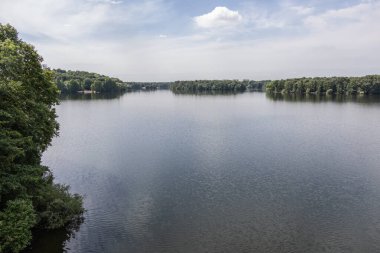Duisburg, NRW, Almanya 'da yerel bir dinlenme alanı olarak altı göl plakası
