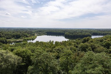 Duisburg, NRW, Almanya 'da yerel bir dinlenme alanı olarak altı göl plakası
