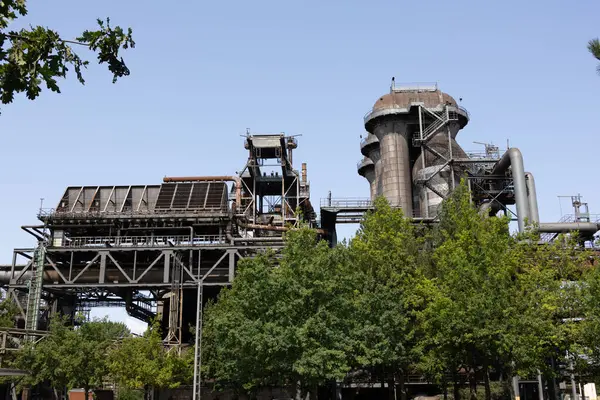 Ruhr bölgesinde eski bir heavy metal fabrikası.