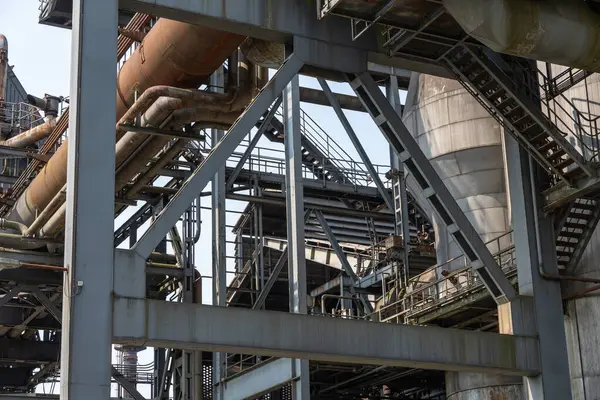 Ruhr bölgesinde eski bir heavy metal fabrikası.