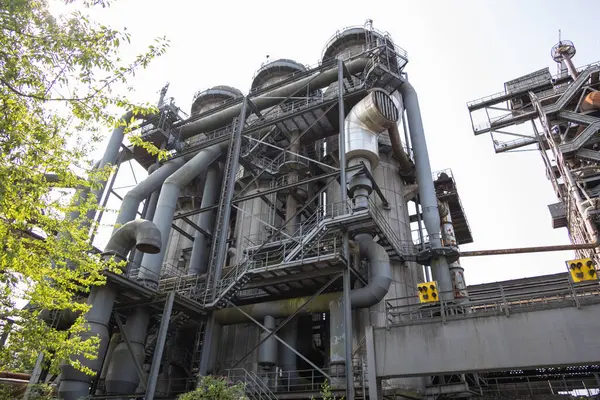 Ruhr bölgesinde eski bir heavy metal fabrikası.