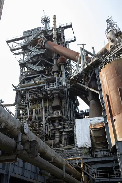 Ruhr bölgesinde eski bir heavy metal fabrikası.