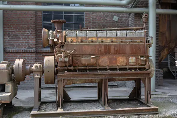 Ruhr bölgesinde eski bir heavy metal fabrikası.