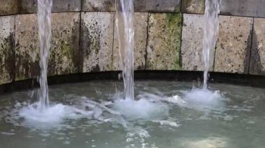 Su akıntıları, Essen 'deki Katedral' e kadar uzanır.