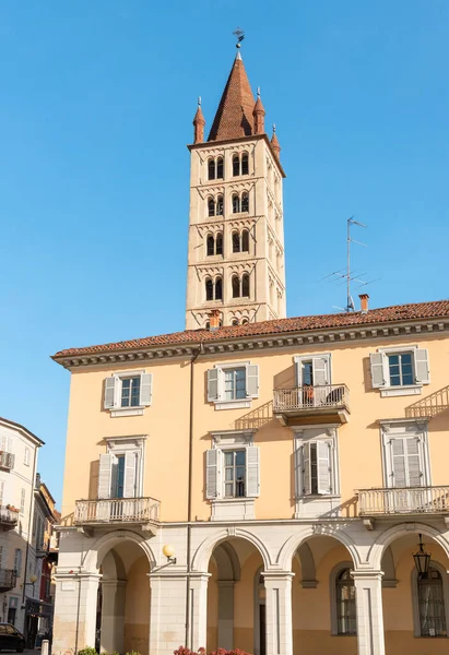 Blick Auf Den Glockenturm Der Kathedrale Santo Stefano Vom Domplatz — Stockfoto