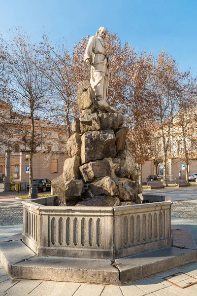 Fuente Moisés Plaza Frente Catedral Biella Piamonte Italia — Foto de Stock