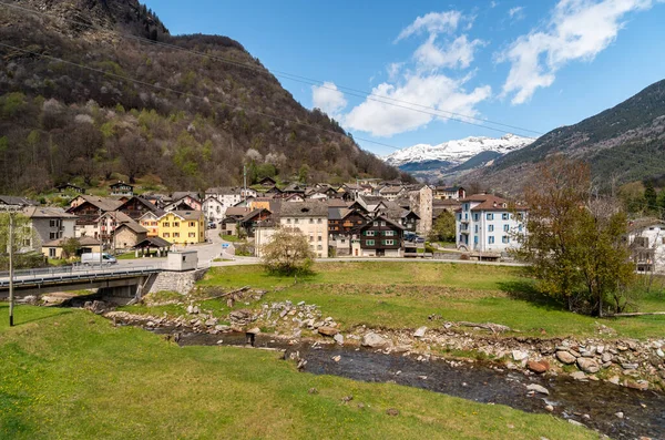Pohled Malou Vesničku Chironico Zlomkem Obce Faido Kantonu Ticino Okres — Stock fotografie