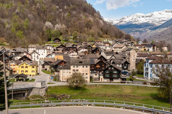 Chironico小村是瑞士Leventina区Ticino州Faido市的一小部分 — 图库照片