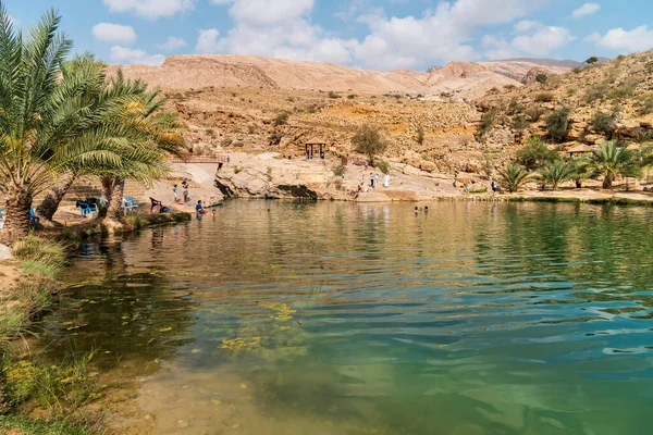 Umman Sultanlığı çölündeki Wadi Bani Khalid vahasının manzarası..