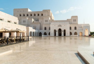 Muscat, Umman - 11 Şubat 2020: Muscat Kraliyet Opera Evi, Umman Sultanı