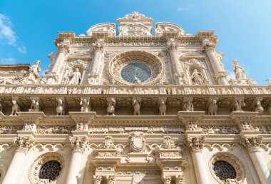 İtalya 'nın tarihi merkezi Lecce, Puglia' daki Santa Croce Bazilikası manzarası