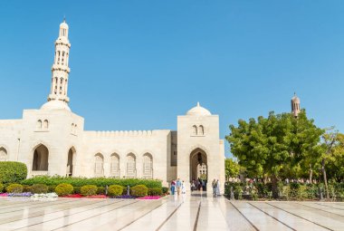 Muscat 'taki Sultan Qaboos Büyük Camii, Umman Sultanı, Ortadoğu