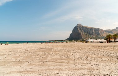 San Vito Lo Capo, Trapani, İtalya - 16 Eylül 2016: Akdeniz üzerindeki San Vito Lo Capo 'nun ünlü plajı.