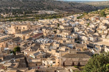 Scicli 'nin en iyi manzarası, Ragusa, Doğu Sicilya' daki Barok şehri.