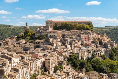 Ragusa İbla 'nın panoramik görüntüsü, Doğu Sicilya, İtalya' da tarihi bir şehir.