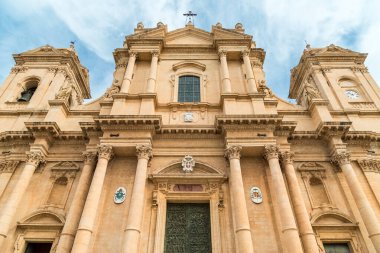 San Nicolo Katedral Bazilikası İtalya 'nın Sicilya eyaletinin Noto şehrindeki en önemli Katolik ibadethanesidir.