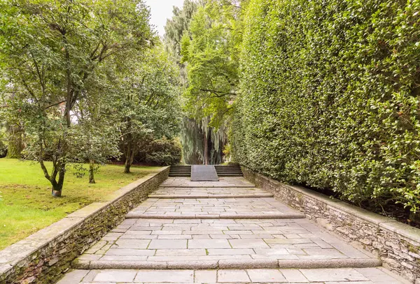 Maggiore Gölü üzerindeki Isola Madre Botanik Bahçesi, Stresa, Verbania, İtalya