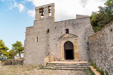 Eski San Orsola Kilisesi, Erice 'de, Sicilya, İtalya' nın Trapani eyaletinde yer almaktadır..