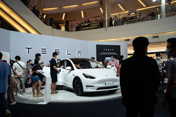 Bangkok, Tayland - 11 Aralık 2022: Tesla Model Y arabası Tayland 'da fırlatıldı.