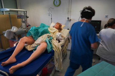 Yıl boyunca, hastanenin hemşire kadrosu yeni teknolojiler ve tavsiyeler üzerine çalışmaya devam etti..