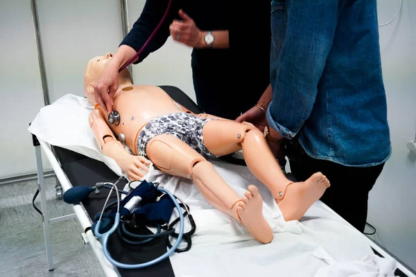 Durante Dois Dias Médicos Generalistas São Treinados Procedimentos Emergência Pediátrica — Fotografia de Stock