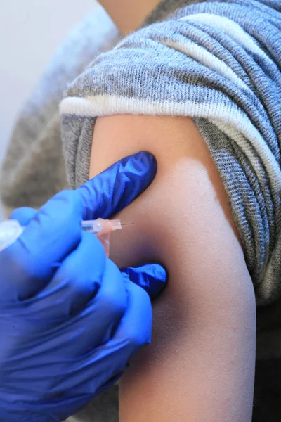 Impfung Eines Jährigen Mädchens — Stockfoto