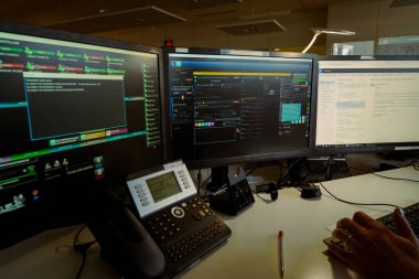 Herault departmanına yapılan tüm aramalar bu bölgede yoğunlaşmıştır. Bunlar koordineli acil servisler. Çağrılar ARM, Tıbbi Düzenleme Asistanları tarafından alınıp incelenir. 