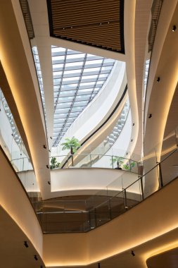 Kuala Lumpur, Malezya - 20 Ekim 2022: BBCC 'nin iç görünümü (LaLaport Bukit Bintang Şehir Merkezi) Kuala Lumpur' un merkez alışveriş bölgesi olan Bukit Bintang 'da yer almaktadır..