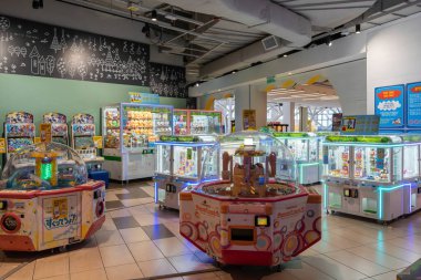 Kuala Lumpur, Malezya - 21 Ekim 2022: Mytown alışveriş merkezindeki Mollyfantasy Wai Wai Park 'ın iç mekan manzarası.