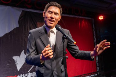 Shah Alam, Malezya - 17 Nisan 2023: Jacky Cheung 'un balmumu figürü I-City Shah Alam' daki Kırmızı Halı 2 'de sergilendi. O Hong Kong 'lu ünlü şarkıcı ve aktör..