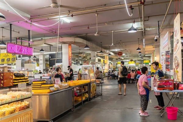 马来西亚吉隆坡 2023年5月29日 内景建筑Icc Pudu食品广场 有许多食品摊位 人们可以看到它周围的食物和探索 — 图库照片