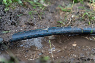 Su hortumuna su sızıyor..