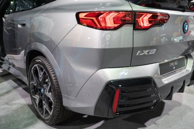 Serdang, Malezya - 24 Mayıs 2024: BMW Maeps Serdang 'da Malezya Otomotiv 2024' te sergilenen iX2 elektrikli araba.